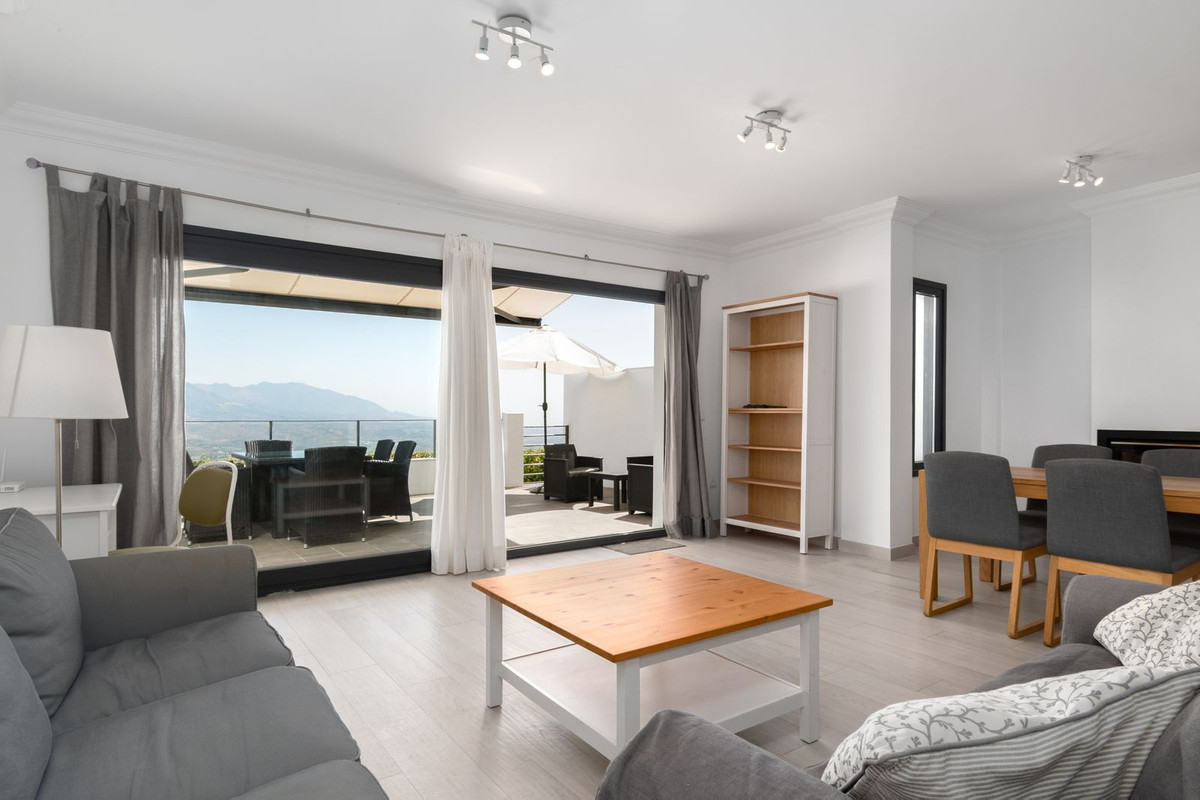 4 Bed Townhouse for sale in La Mairena Costa Del Sol, Málaga, Spain