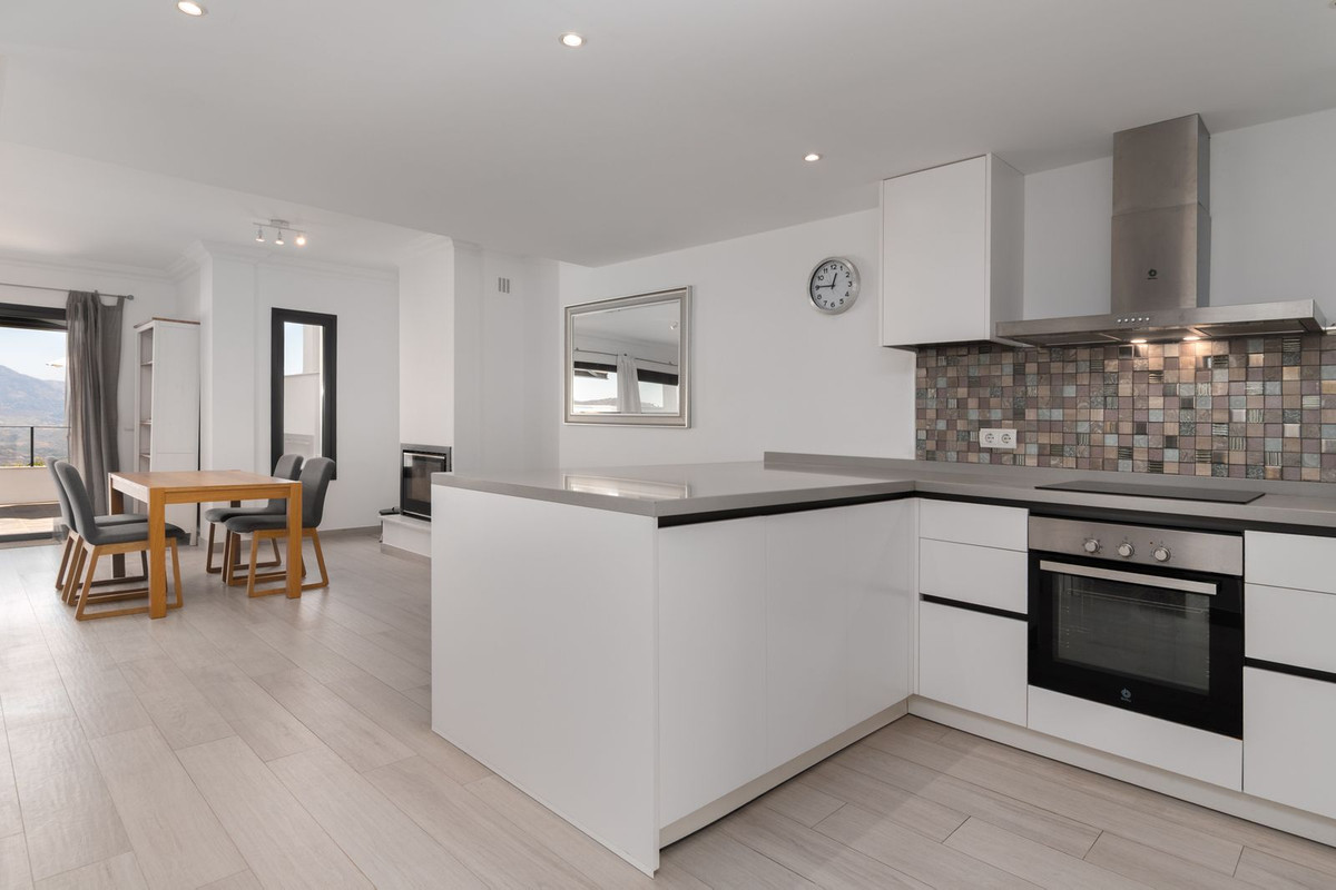 4 Bed Townhouse for sale in La Mairena Costa Del Sol, Málaga, Spain