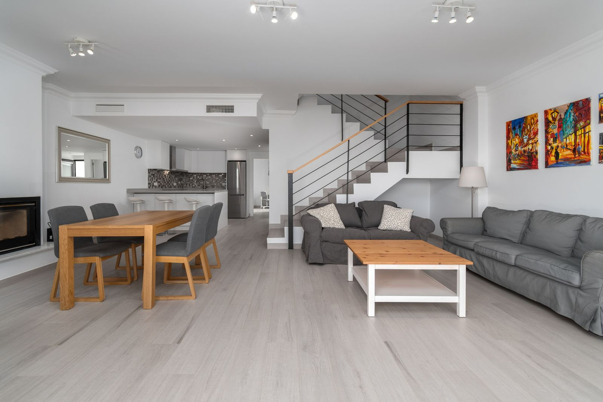 4 Bed Townhouse for sale in La Mairena Costa Del Sol, Málaga, Spain