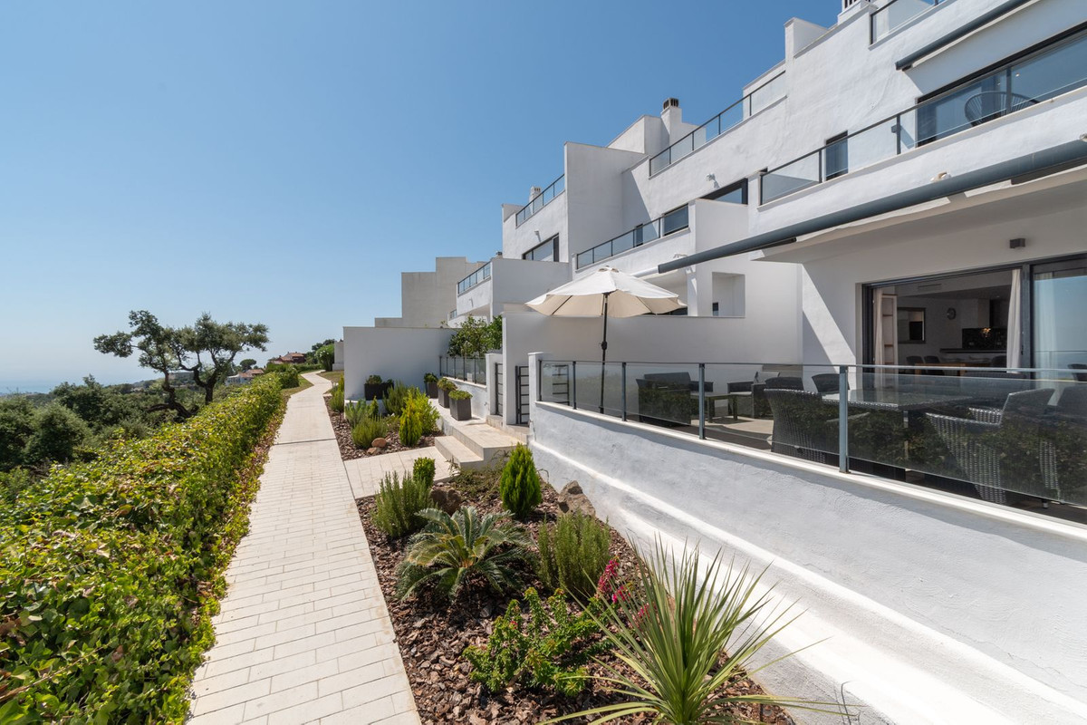 4 Bed Townhouse for sale in La Mairena Costa Del Sol, Málaga, Spain