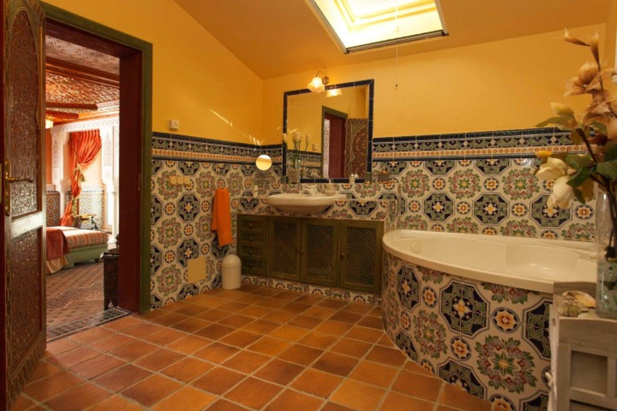 Se vende Villa - Chalet de 6 dormitorios en Costa Del Sol, Málaga, España