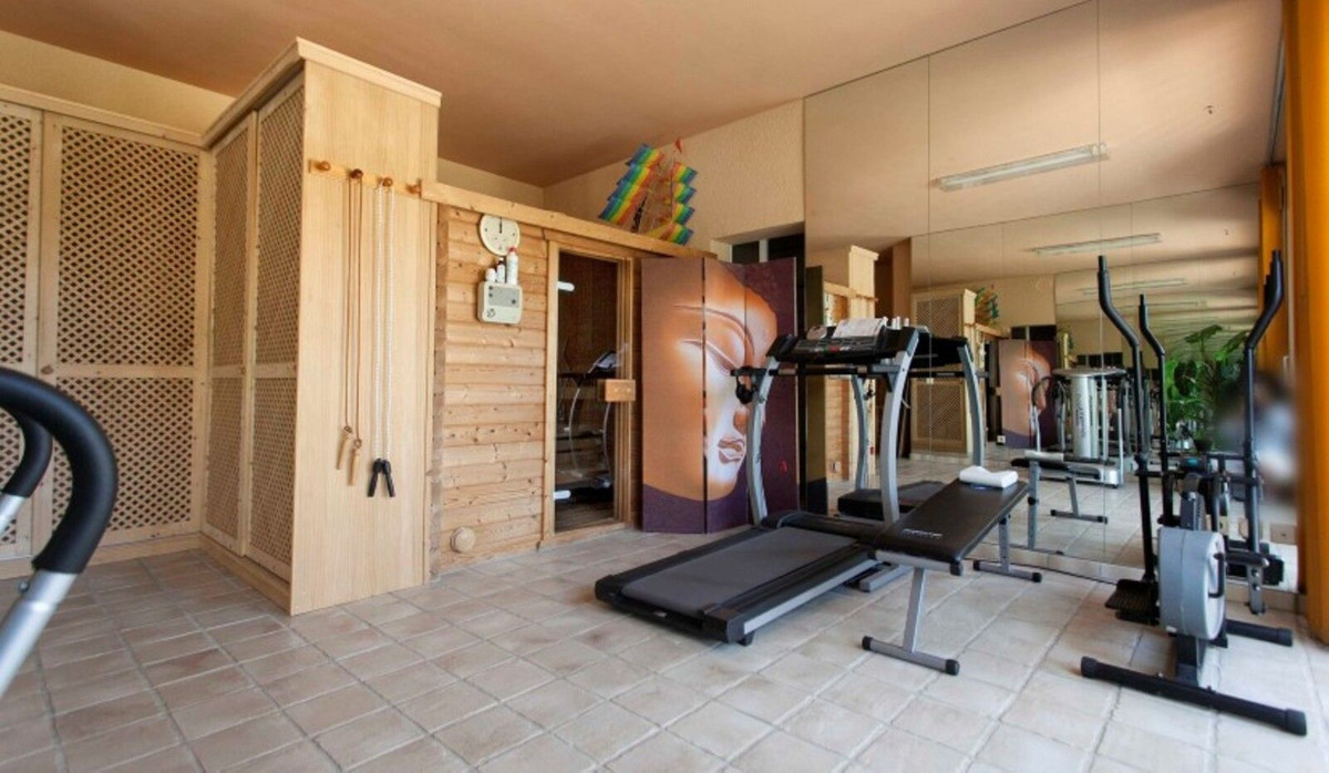 Se vende Villa - Chalet de 6 dormitorios en Costa Del Sol, Málaga, España