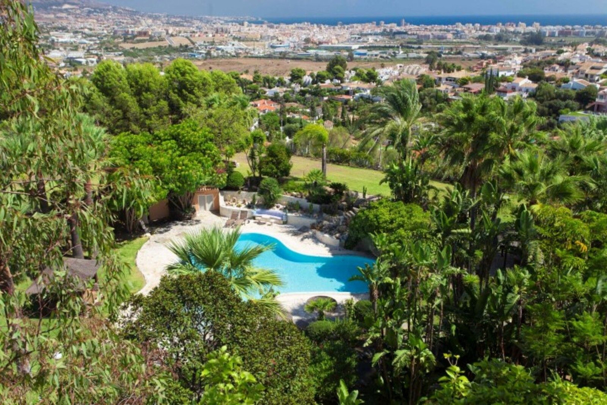 Se vende Villa - Chalet de 6 dormitorios en Costa Del Sol, Málaga, España