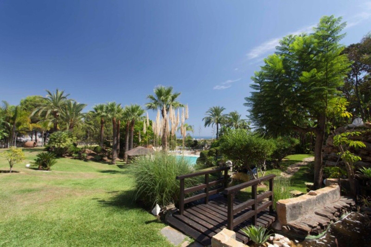 Se vende Villa - Chalet de 6 dormitorios en Costa Del Sol, Málaga, España