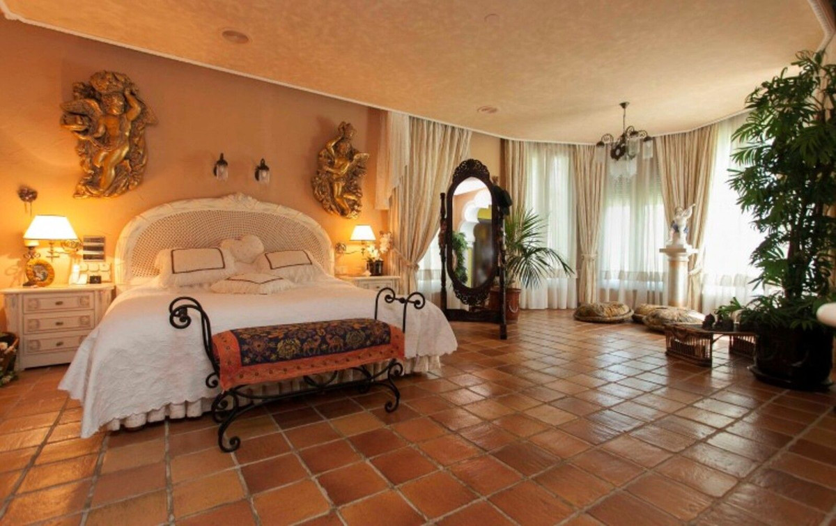 Se vende Villa - Chalet de 6 dormitorios en Costa Del Sol, Málaga, España