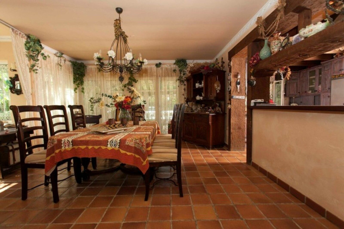 Se vende Villa - Chalet de 6 dormitorios en Costa Del Sol, Málaga, España