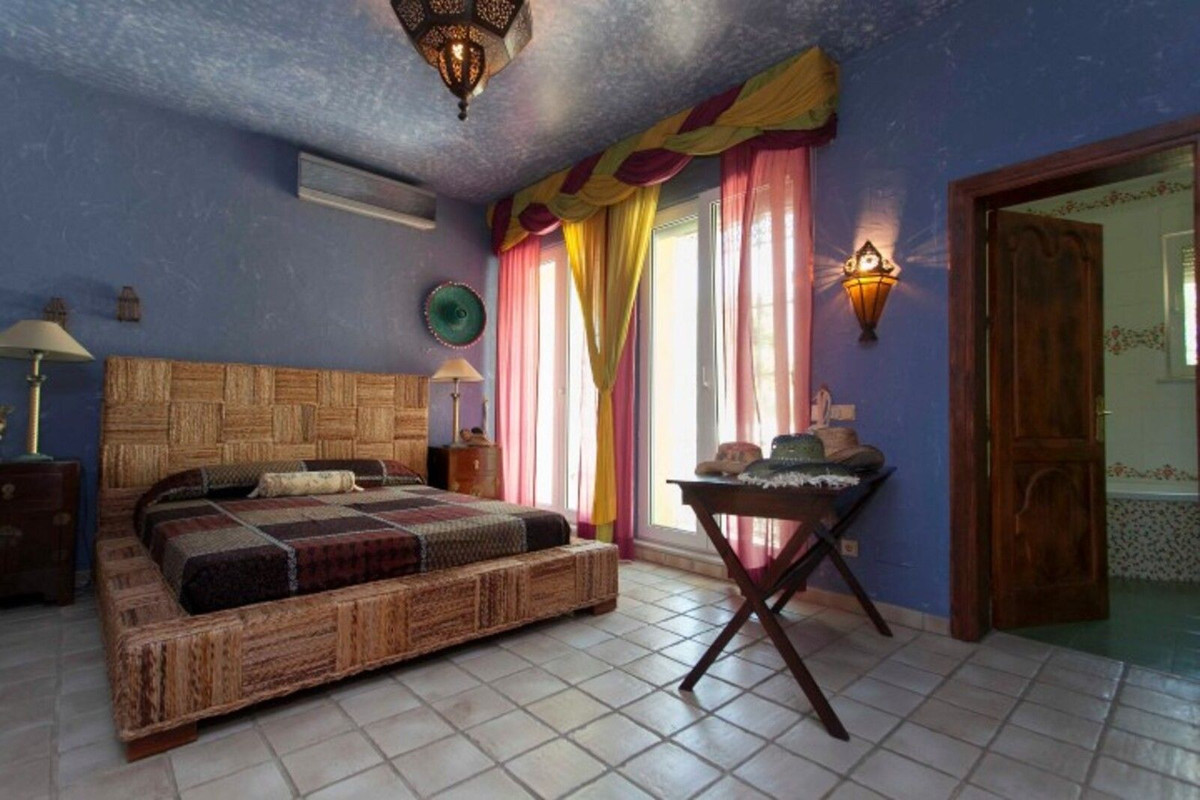 Se vende Villa - Chalet de 6 dormitorios en Costa Del Sol, Málaga, España