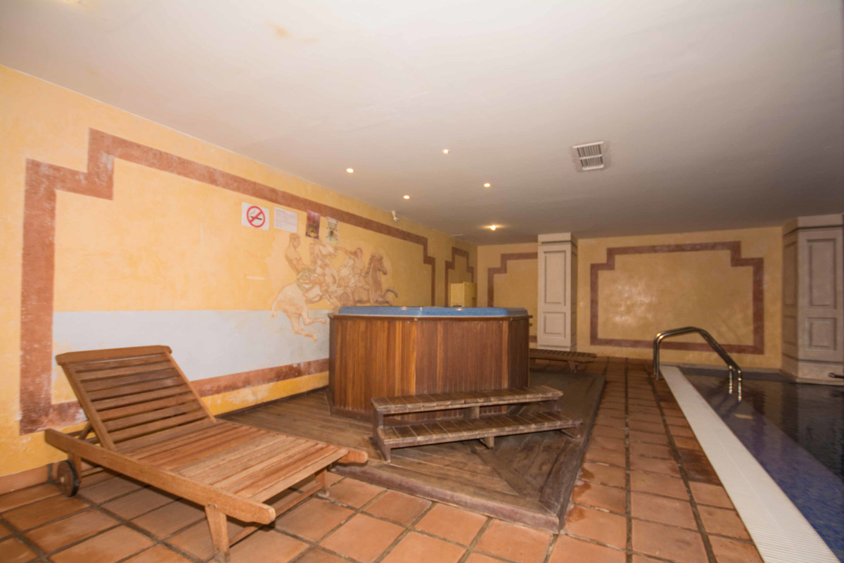 4 Bed Apartment for sale in New Golden Mile Costa Del Sol, Málaga, Spain