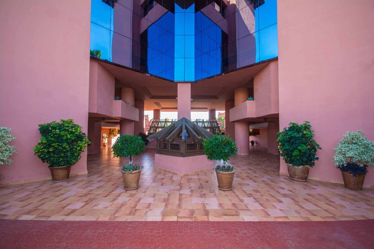 4 Bed Apartment for sale in New Golden Mile Costa Del Sol, Málaga, Spain