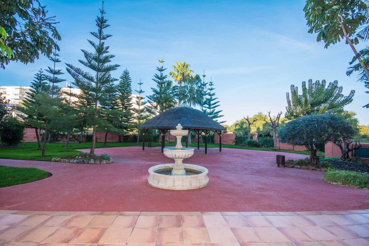 4 Bed Apartment for sale in New Golden Mile Costa Del Sol, Málaga, Spain