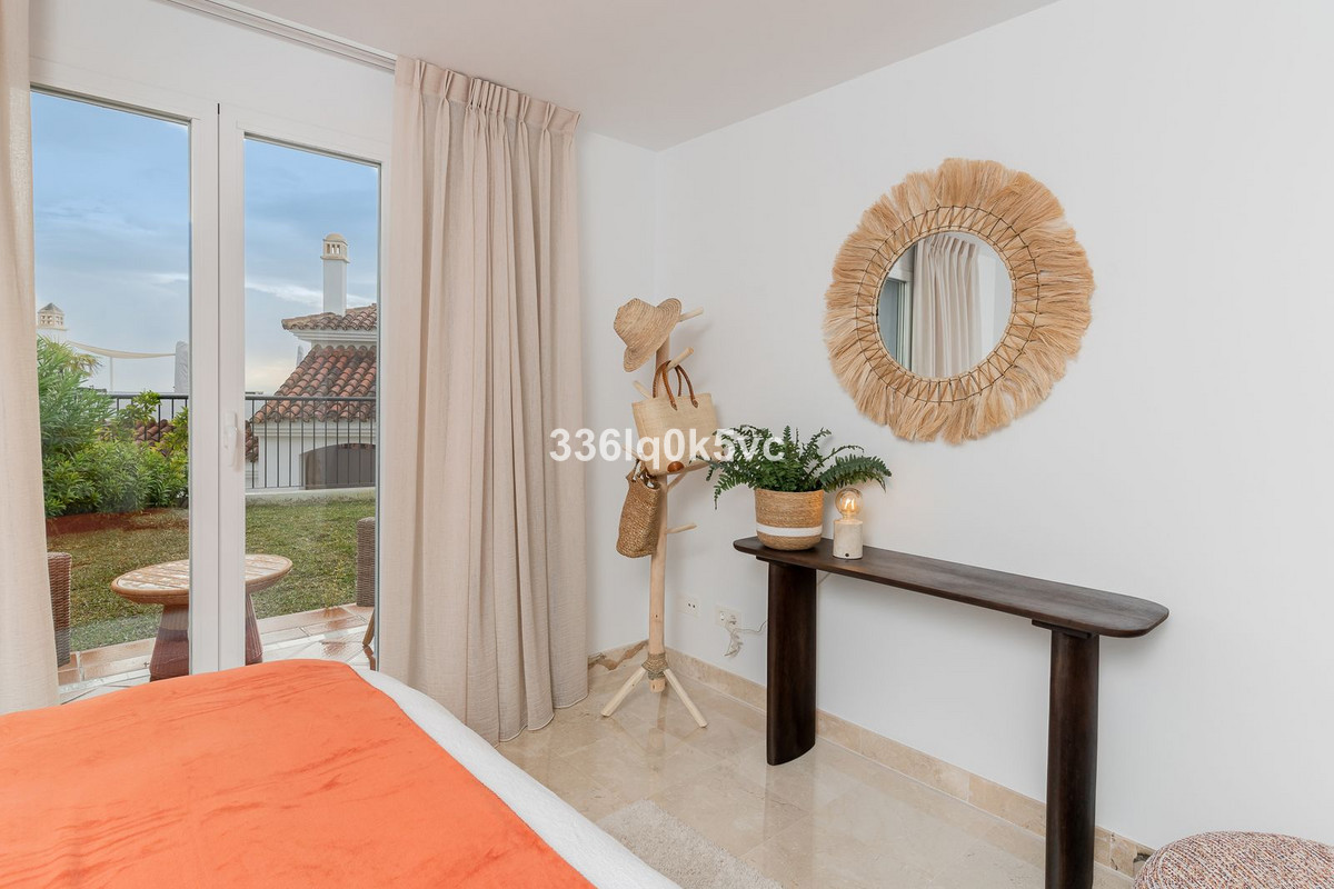 3 Bed Apartment for sale in Benahavís Costa Del Sol, Málaga, Spain