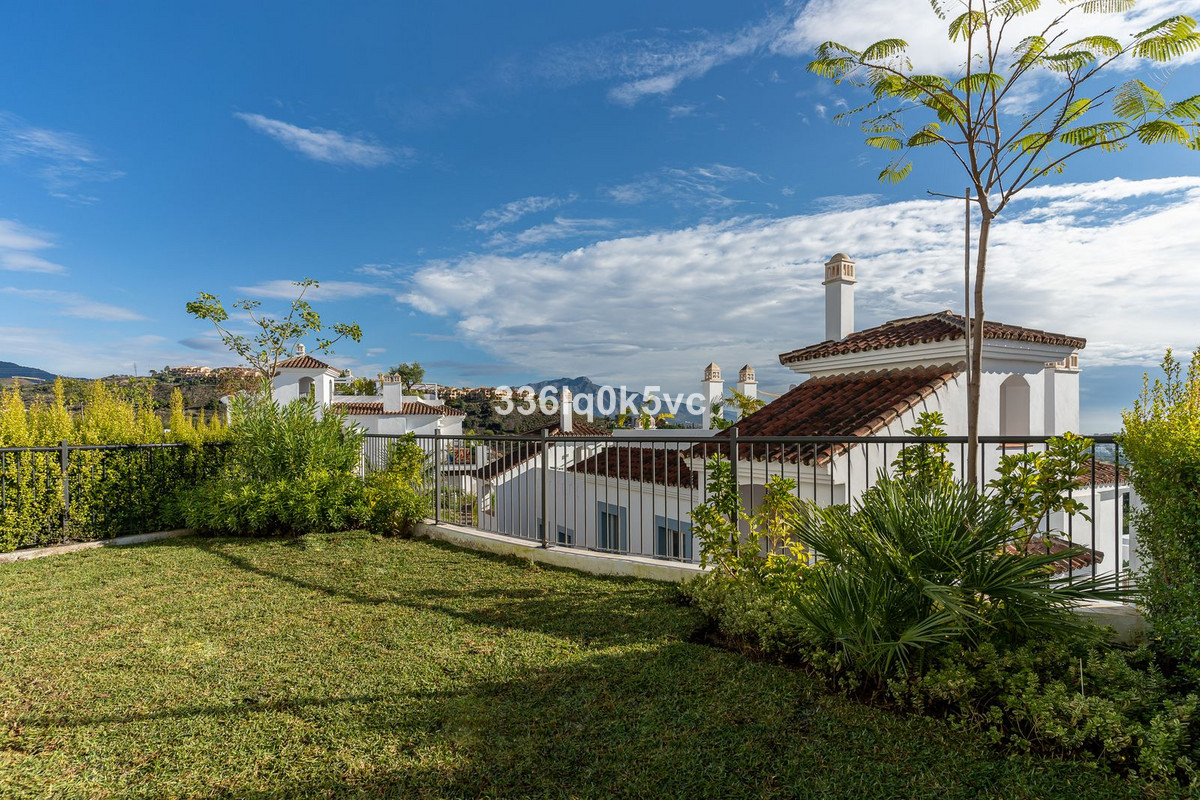 3 Bed Apartment for sale in Benahavís Costa Del Sol, Málaga, Spain