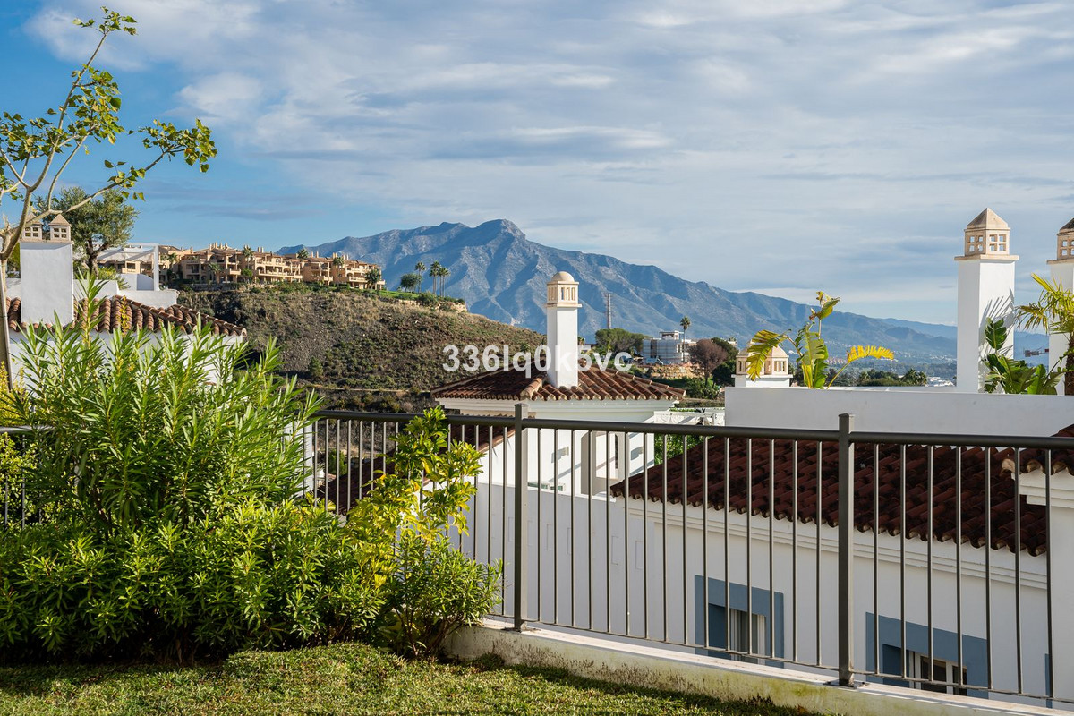 3 Bed Apartment for sale in Benahavís Costa Del Sol, Málaga, Spain