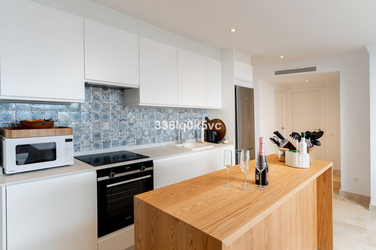 3 Bed Apartment for sale in Benahavís Costa Del Sol, Málaga, Spain