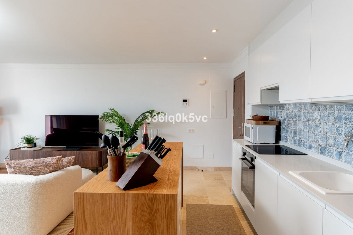 3 Bed Apartment for sale in Benahavís Costa Del Sol, Málaga, Spain