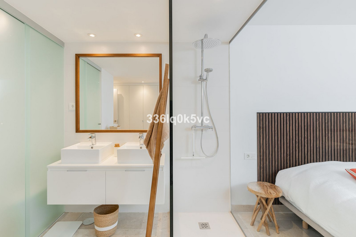 3 Bed Apartment for sale in Benahavís Costa Del Sol, Málaga, Spain