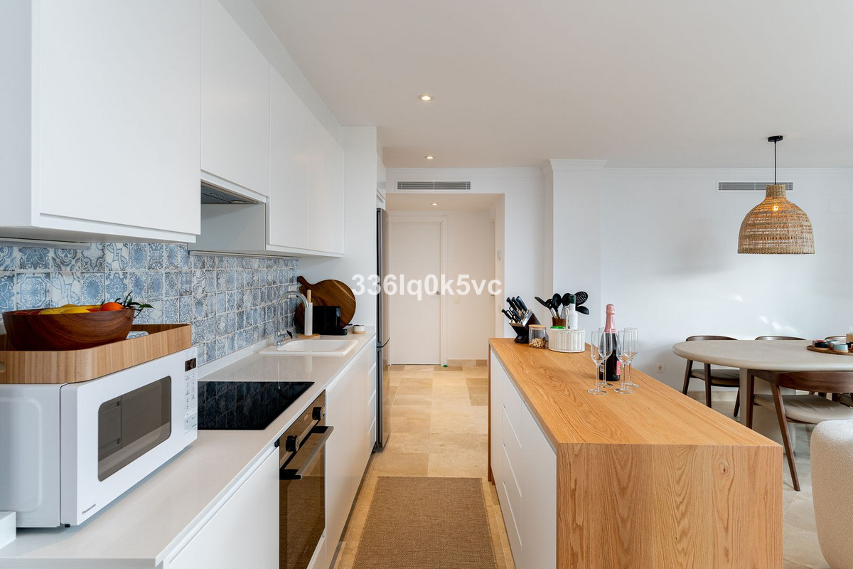 3 Bed Apartment for sale in Benahavís Costa Del Sol, Málaga, Spain