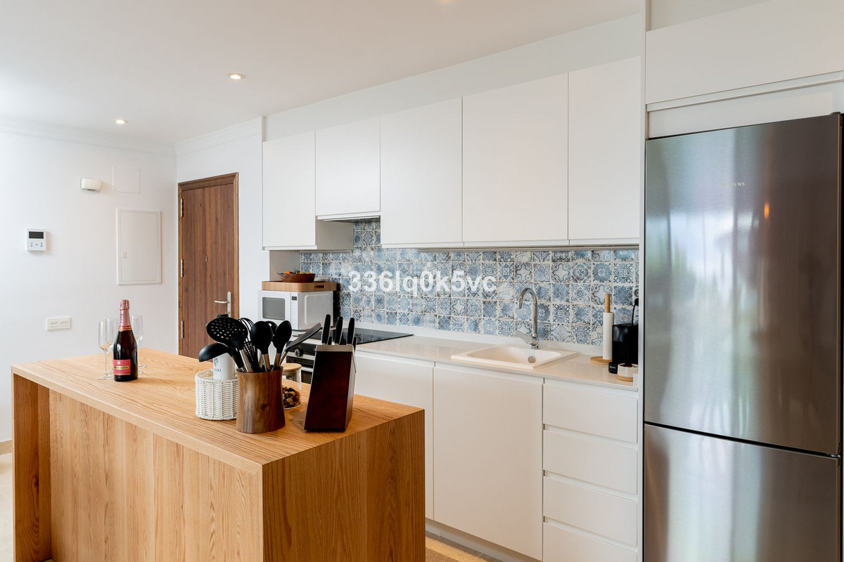 3 Bed Apartment for sale in Benahavís Costa Del Sol, Málaga, Spain