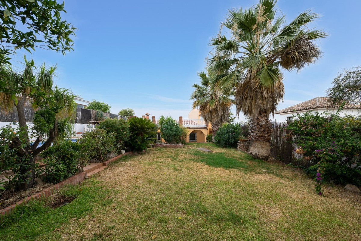 Se vende Villa - Chalet de 4 dormitorios en Costa Del Sol, Málaga, España