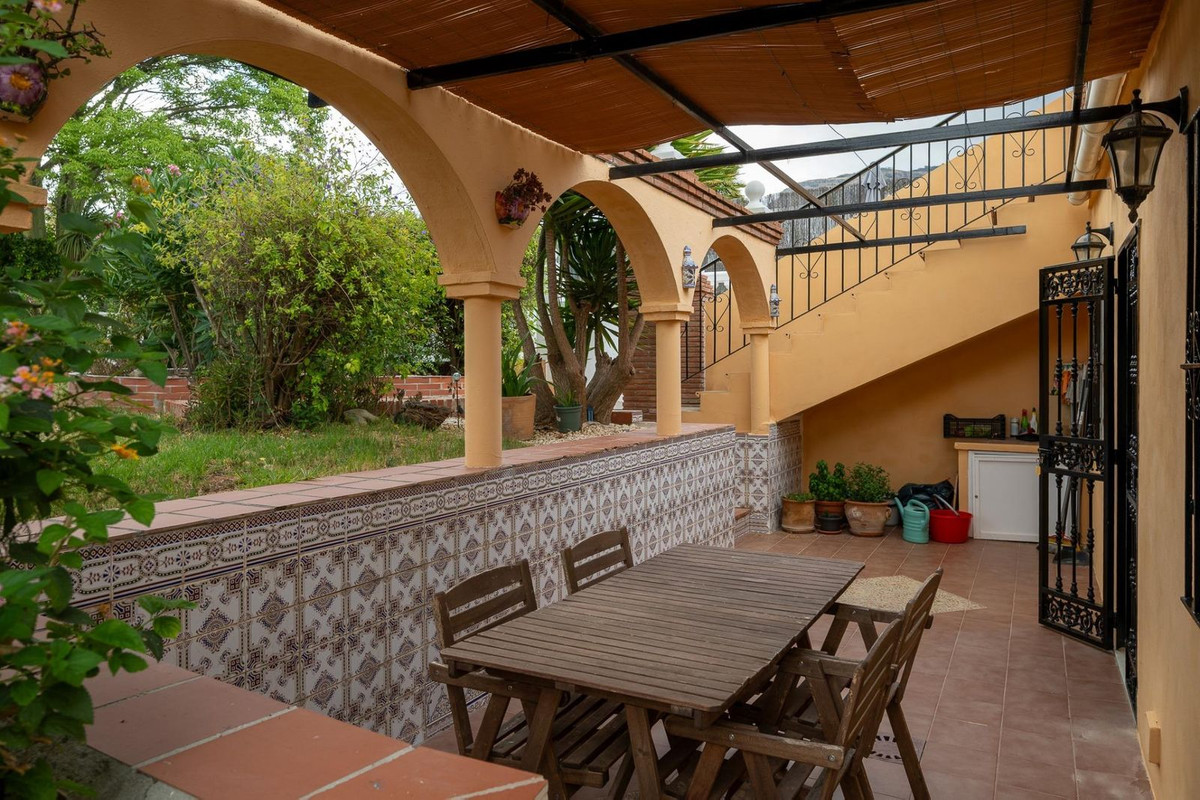 Se vende Villa - Chalet de 4 dormitorios en Costa Del Sol, Málaga, España