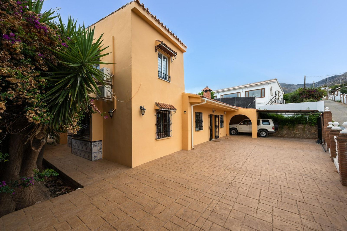 Se vende Villa - Chalet de 4 dormitorios en Costa Del Sol, Málaga, España