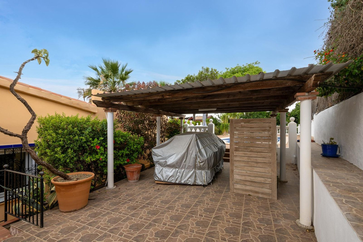 Se vende Villa - Chalet de 4 dormitorios en Costa Del Sol, Málaga, España