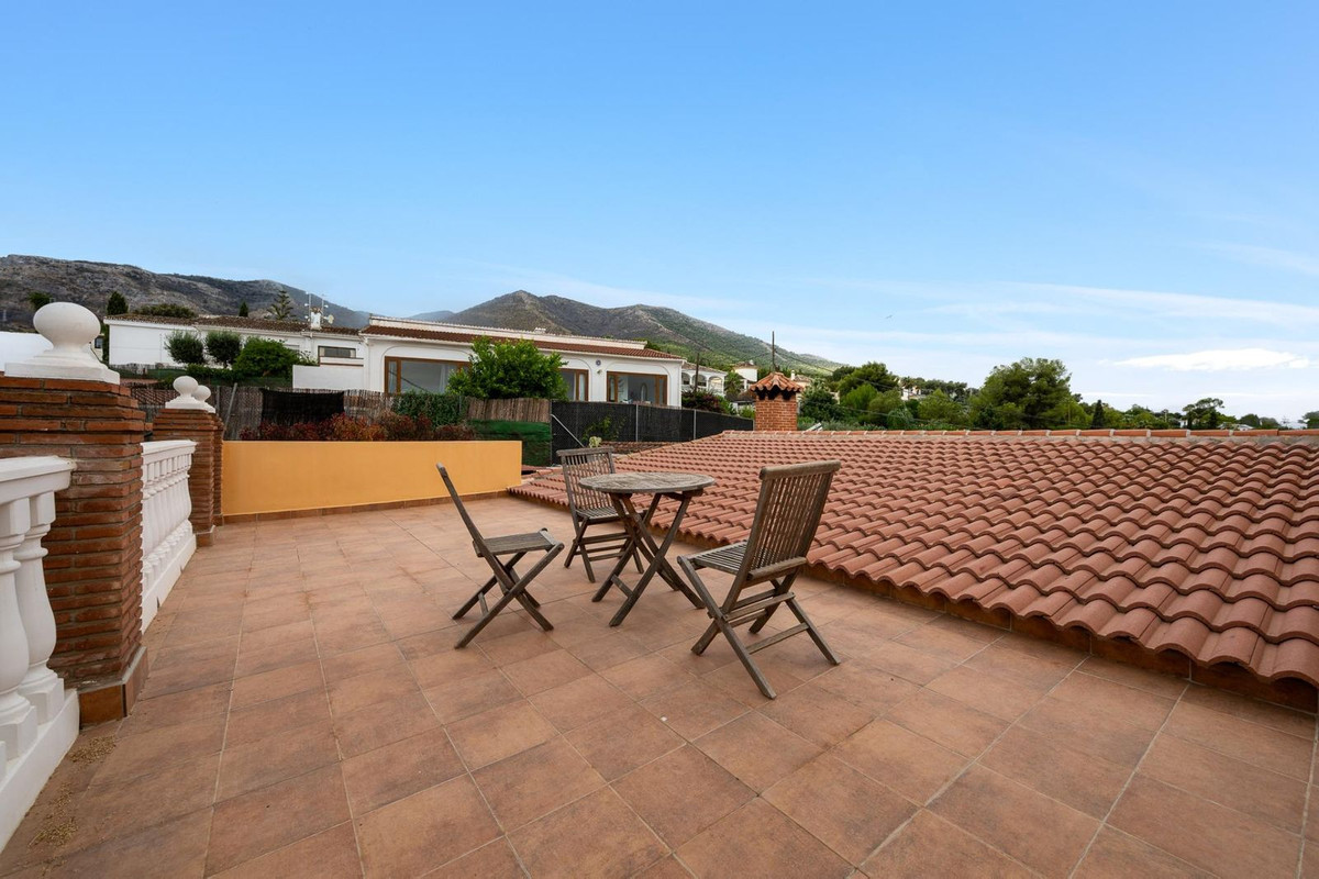 Se vende Villa - Chalet de 4 dormitorios en Costa Del Sol, Málaga, España
