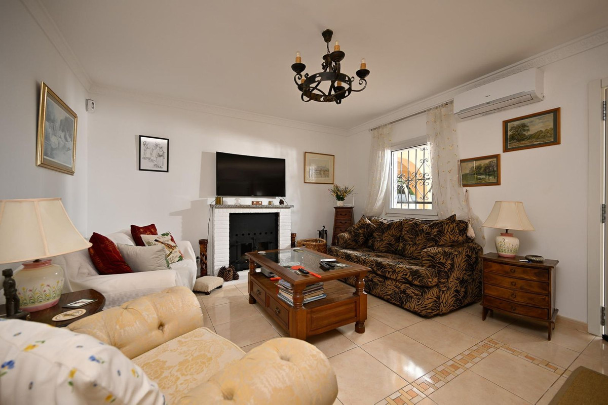 Se vende Villa - Chalet de 4 dormitorios en Costa Del Sol, Málaga, España