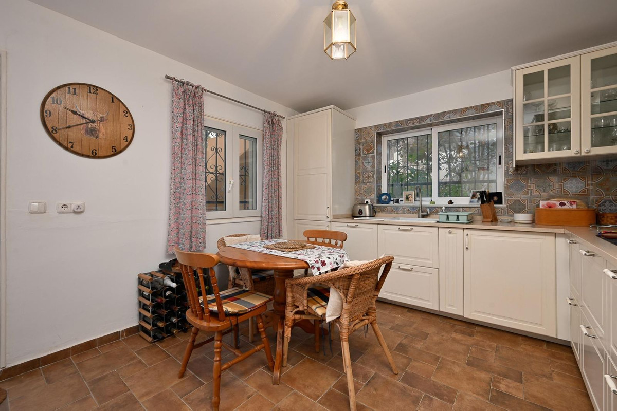 Se vende Villa - Chalet de 4 dormitorios en Costa Del Sol, Málaga, España