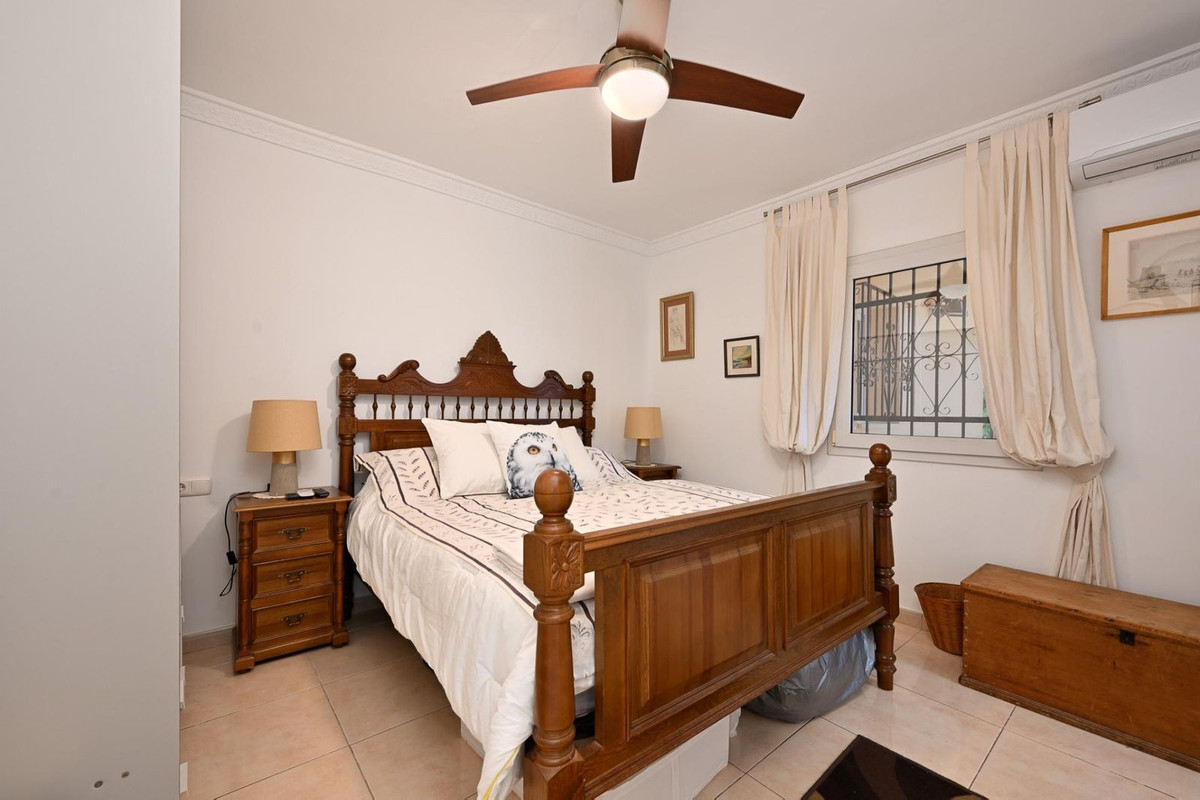 Se vende Villa - Chalet de 4 dormitorios en Costa Del Sol, Málaga, España