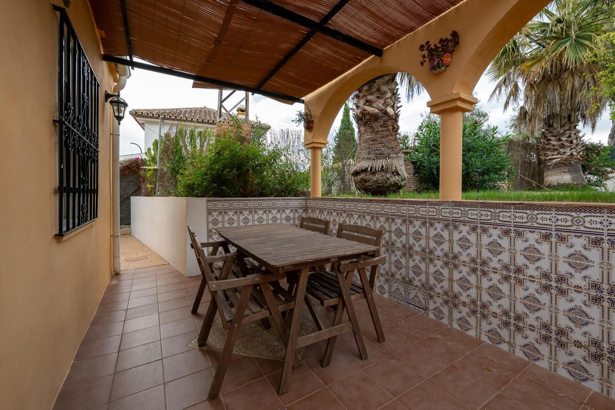 Se vende Villa - Chalet de 4 dormitorios en Costa Del Sol, Málaga, España