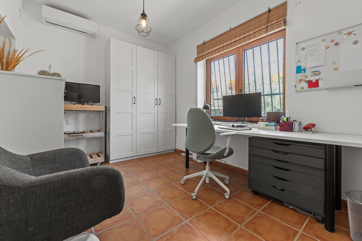 11 Bed Commercial unit for sale in San Vicente Del Raspeig Costa Blanca, Alicante, Spain