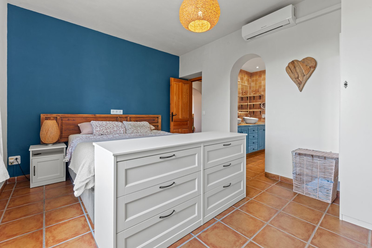 11 Bed Commercial unit for sale in San Vicente Del Raspeig Costa Blanca, Alicante, Spain