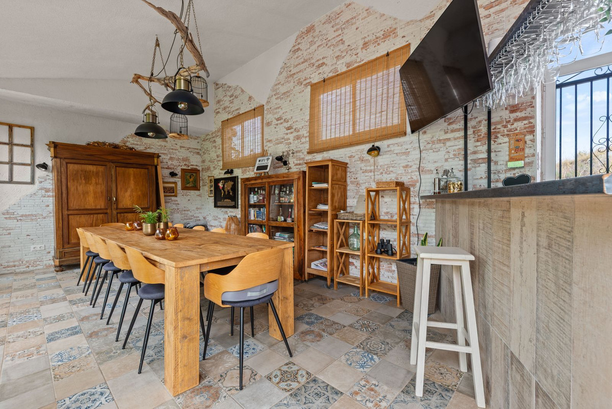 11 Bed Commercial unit for sale in San Vicente Del Raspeig Costa Blanca, Alicante, Spain