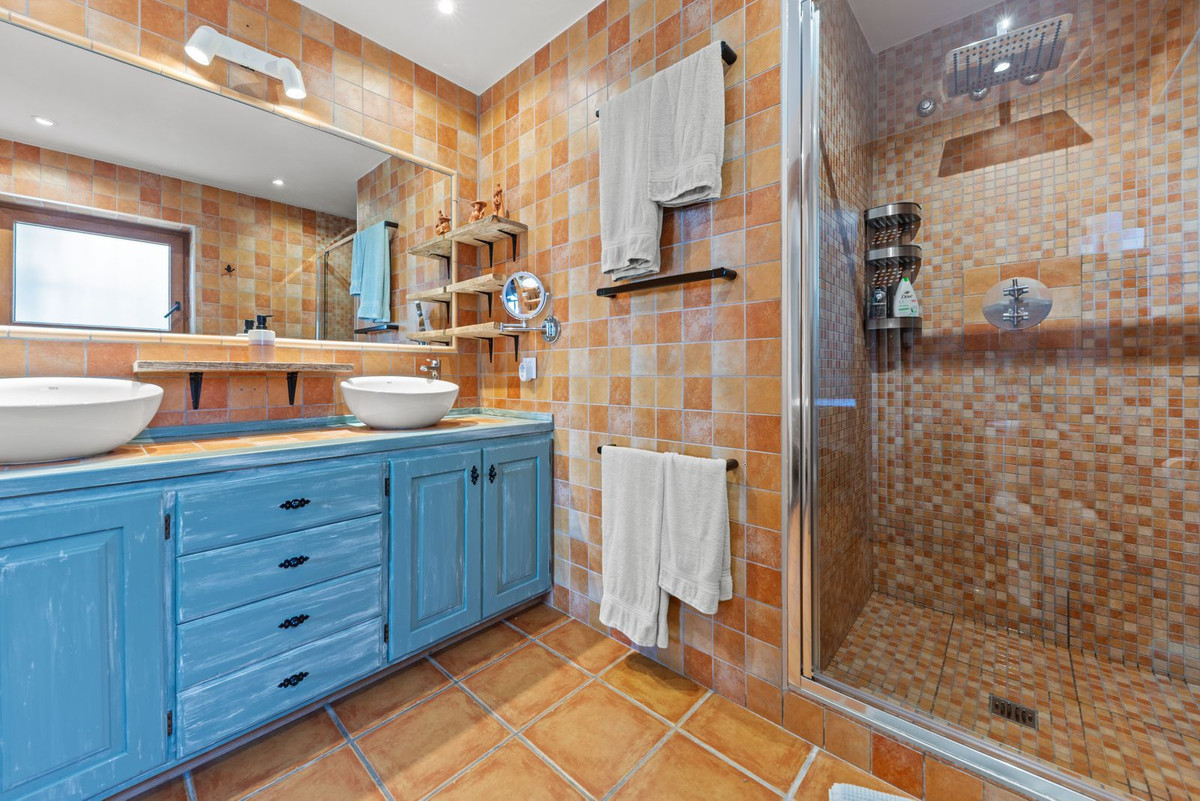 11 Bed Commercial unit for sale in San Vicente Del Raspeig Costa Blanca, Alicante, Spain