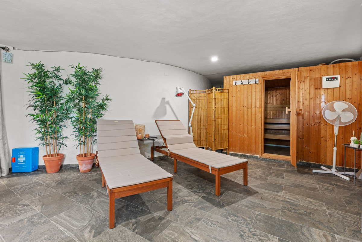 11 Bed Commercial unit for sale in San Vicente Del Raspeig Costa Blanca, Alicante, Spain