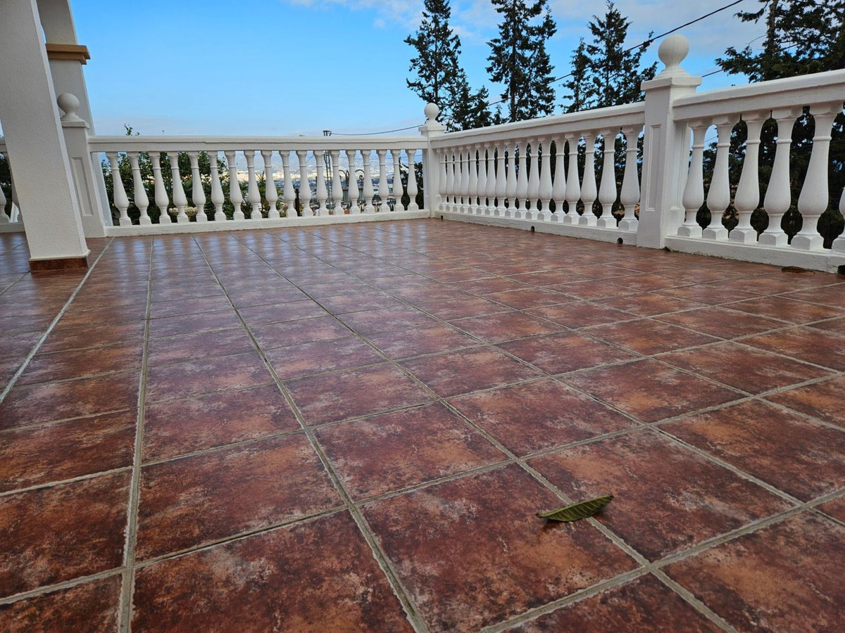 Se vende Villa - Chalet de 3 dormitorios en Málaga Ciudad, Málaga, España