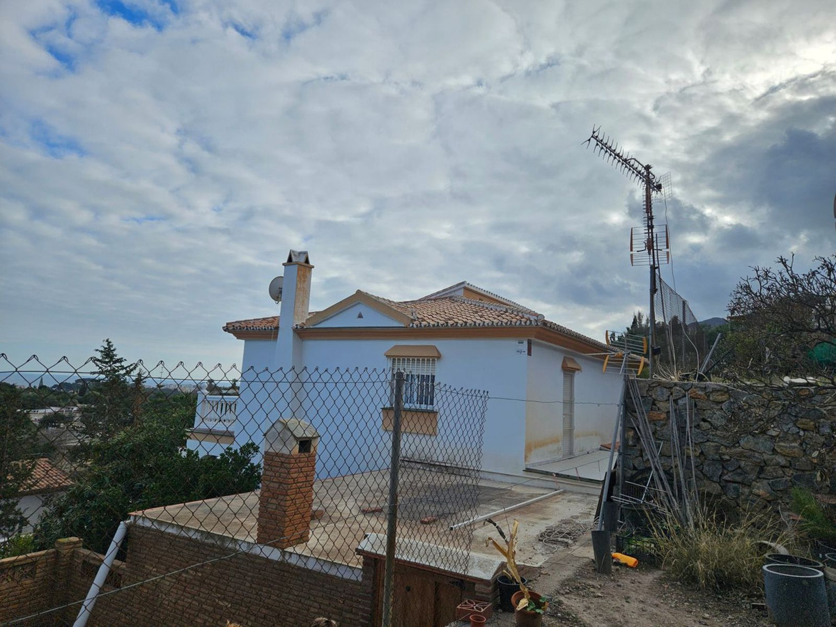 Se vende Villa - Chalet de 3 dormitorios en Málaga Ciudad, Málaga, España