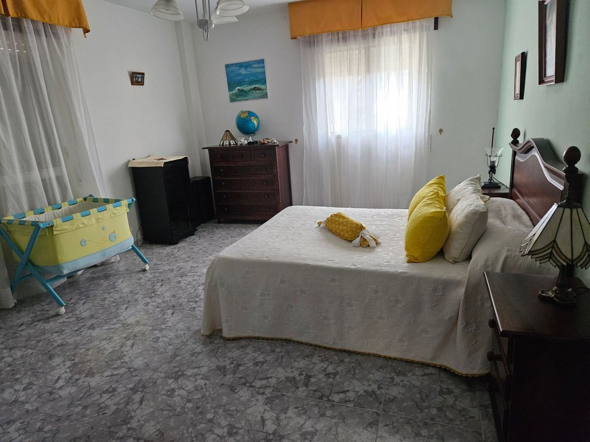Se vende Villa - Chalet de 3 dormitorios en Málaga Ciudad, Málaga, España