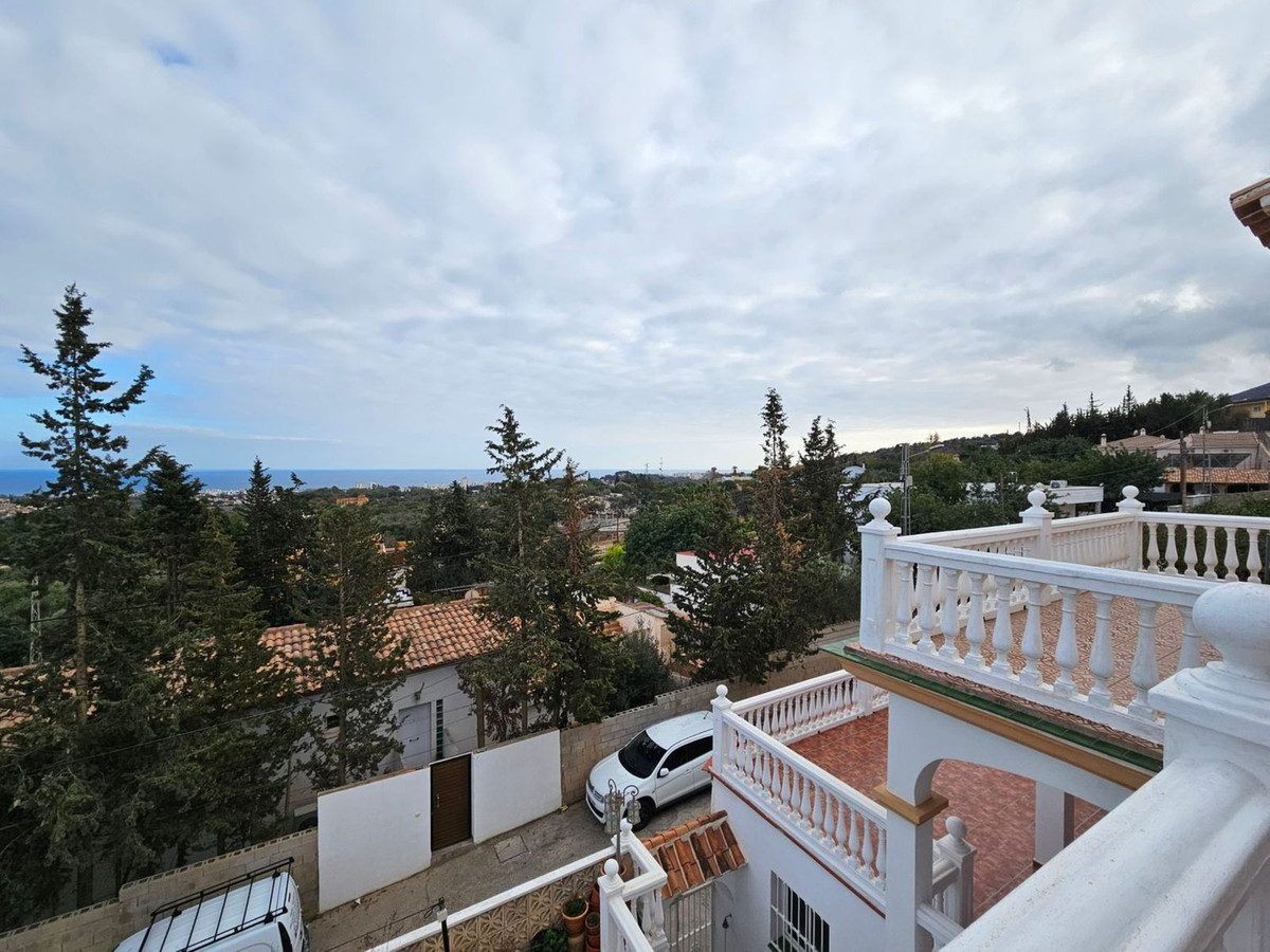Se vende Villa - Chalet de 3 dormitorios en Málaga Ciudad, Málaga, España