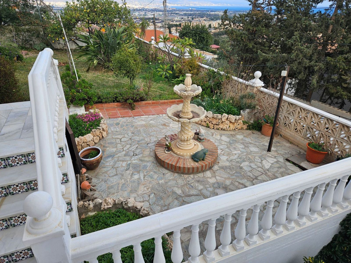 Se vende Villa - Chalet de 3 dormitorios en Málaga Ciudad, Málaga, España