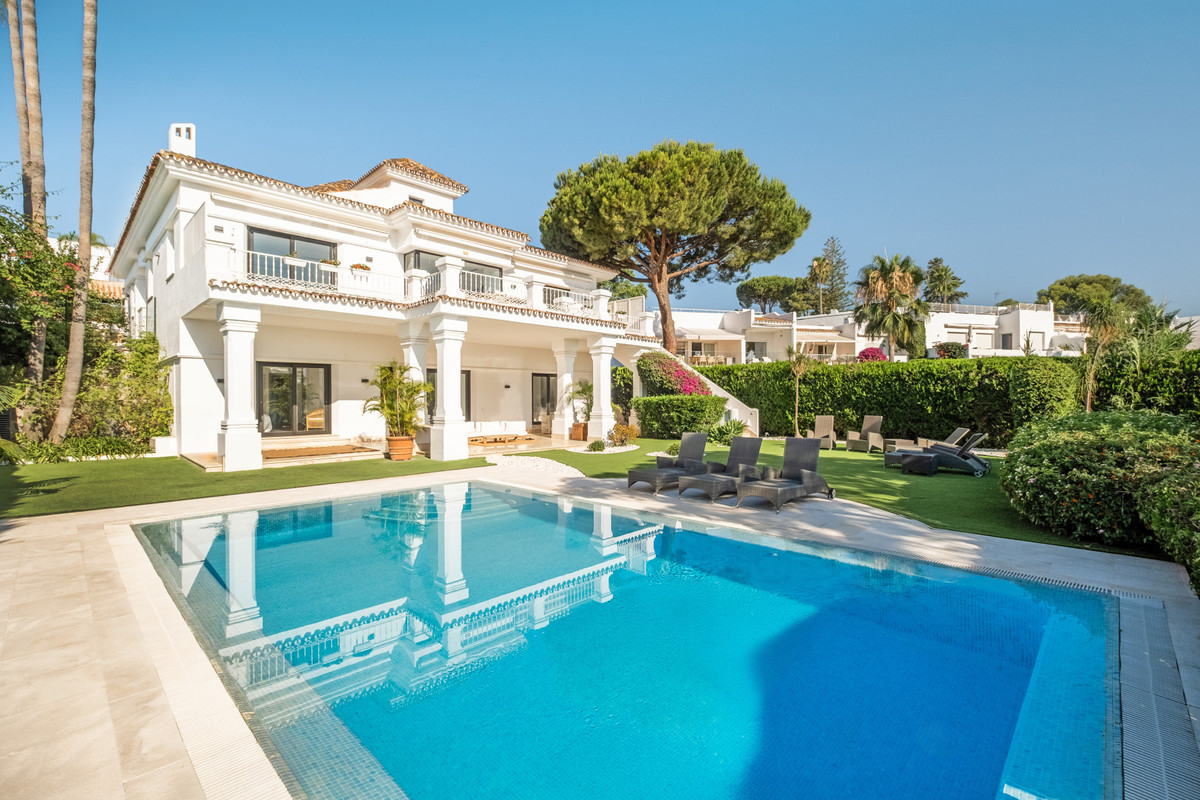 Se vende Villa - Chalet de 7 dormitorios en Costa Del Sol, Málaga, España