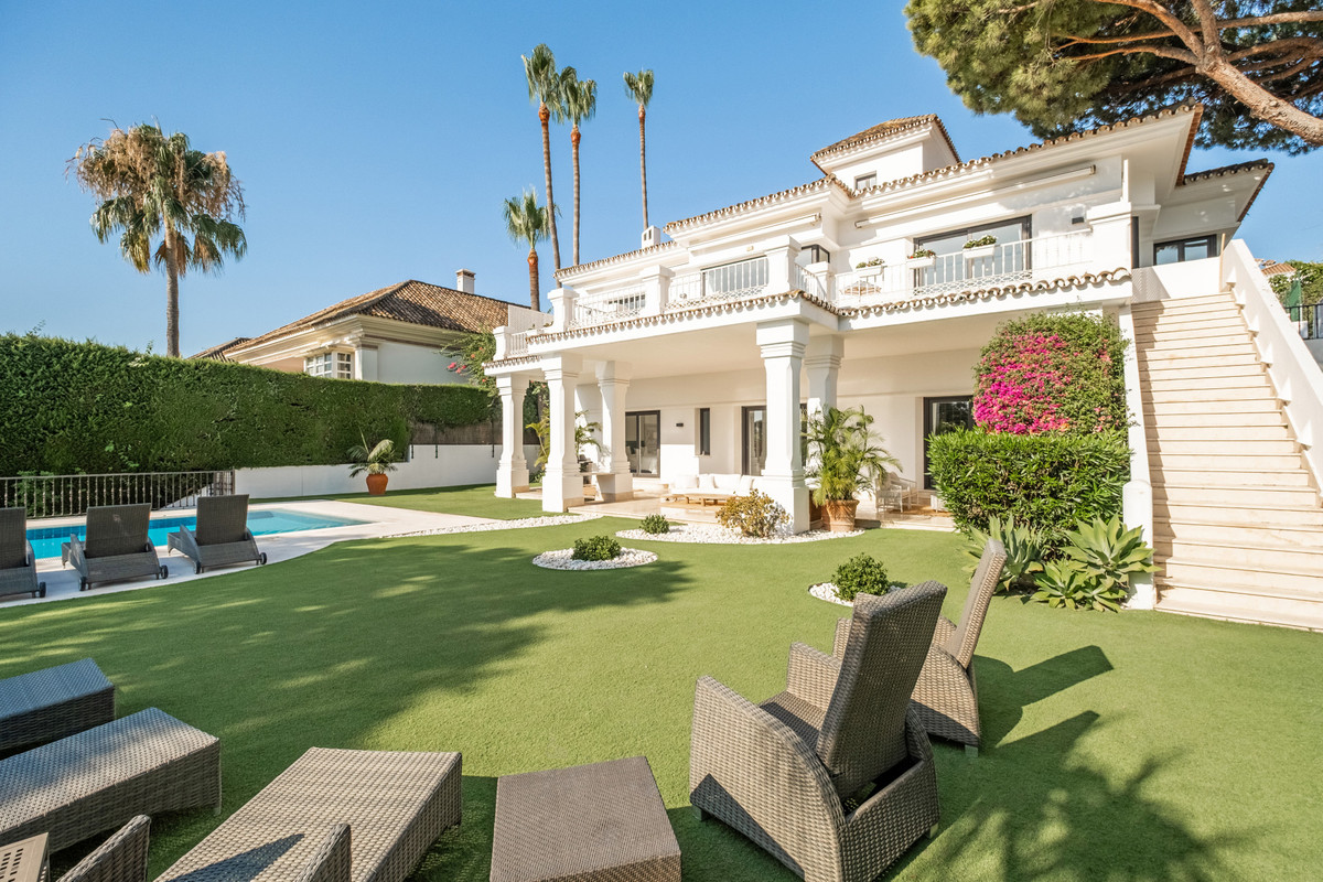 Se vende Villa - Chalet de 7 dormitorios en Costa Del Sol, Málaga, España