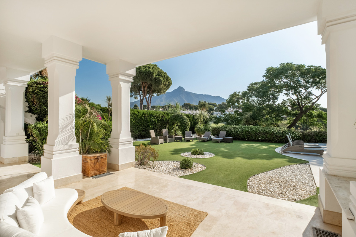 Se vende Villa - Chalet de 7 dormitorios en Costa Del Sol, Málaga, España