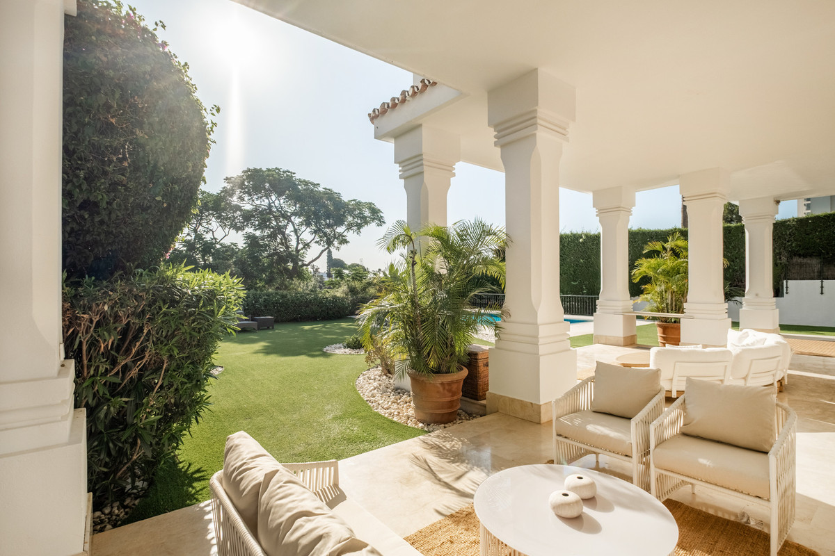 Se vende Villa - Chalet de 7 dormitorios en Costa Del Sol, Málaga, España