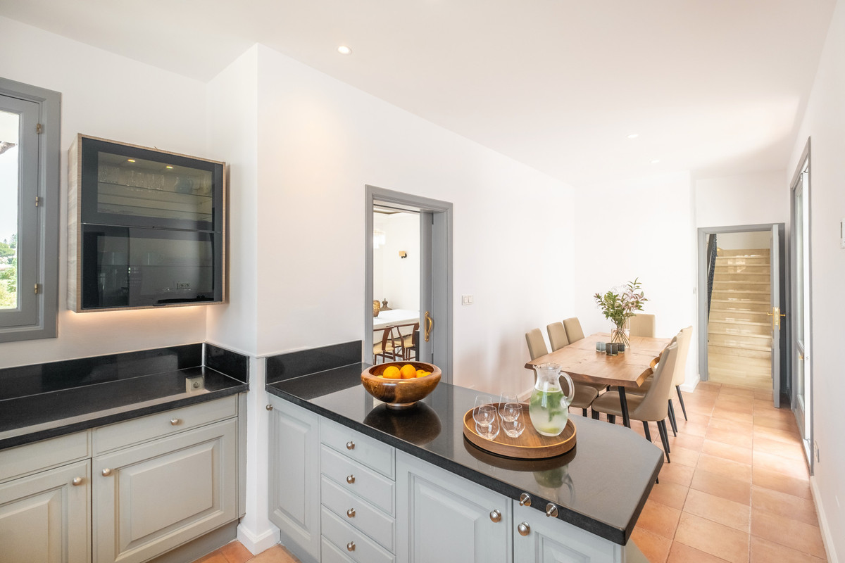 Se vende Villa - Chalet de 7 dormitorios en Costa Del Sol, Málaga, España