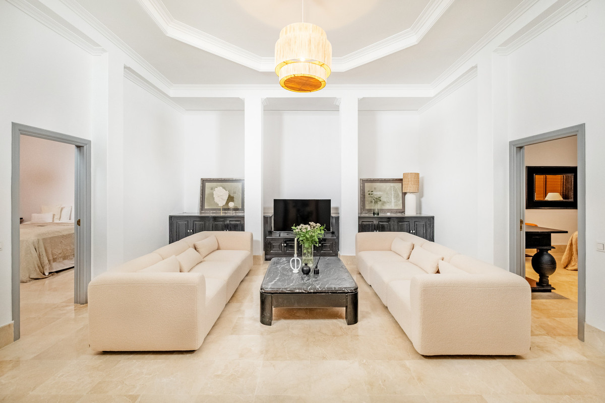 Se vende Villa - Chalet de 7 dormitorios en Costa Del Sol, Málaga, España