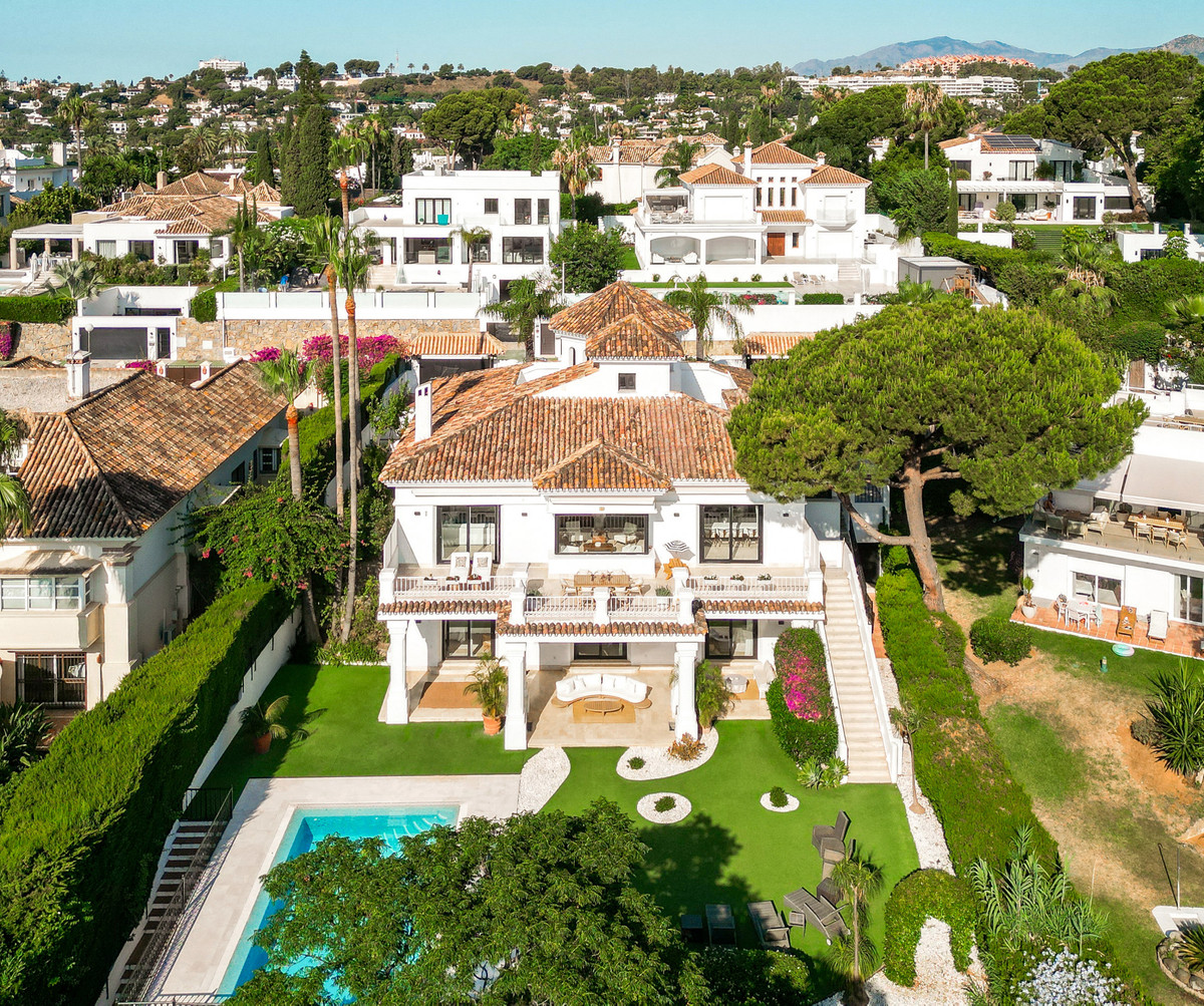 Se vende Villa - Chalet de 7 dormitorios en Costa Del Sol, Málaga, España