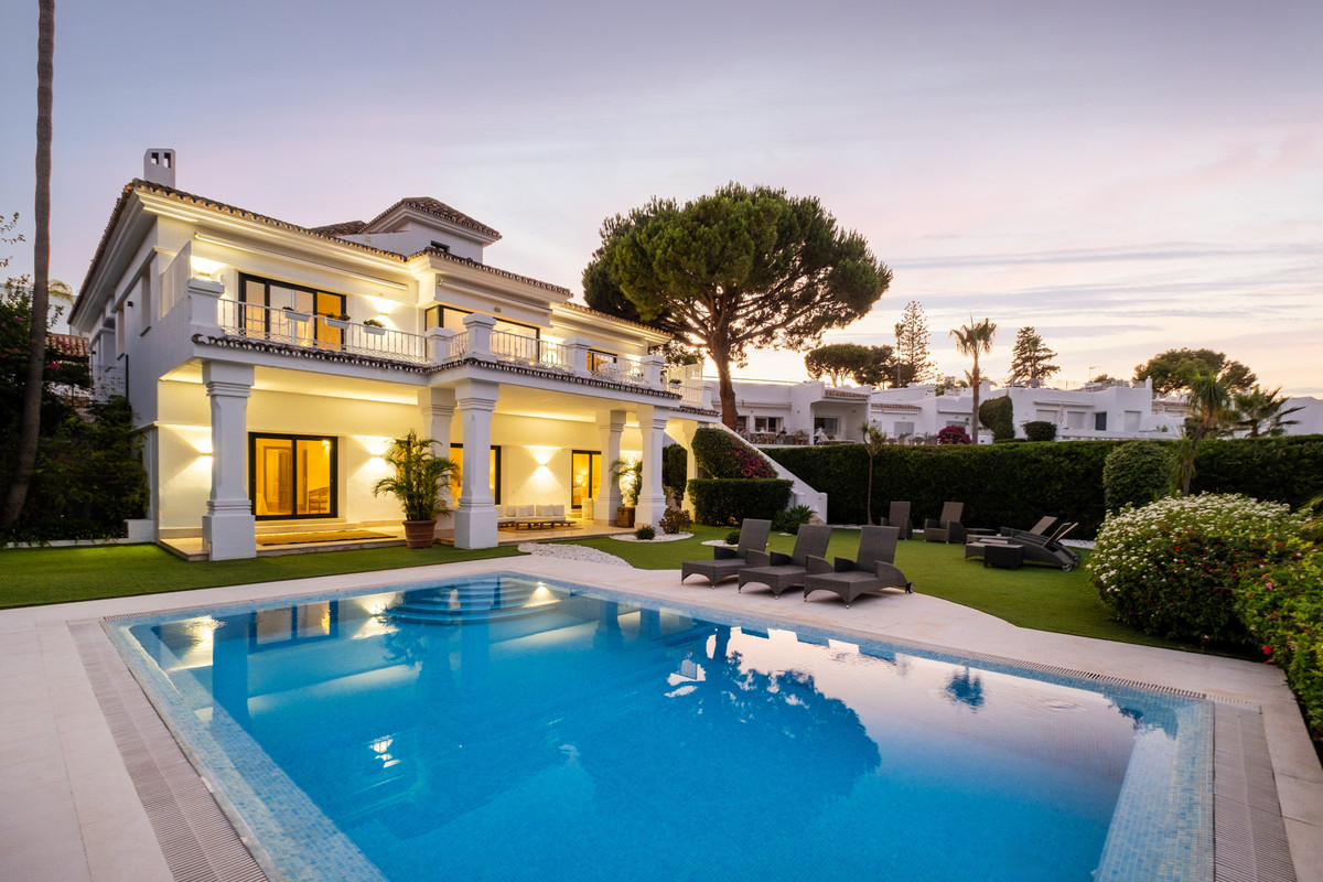 Se vende Villa - Chalet de 7 dormitorios en Costa Del Sol, Málaga, España