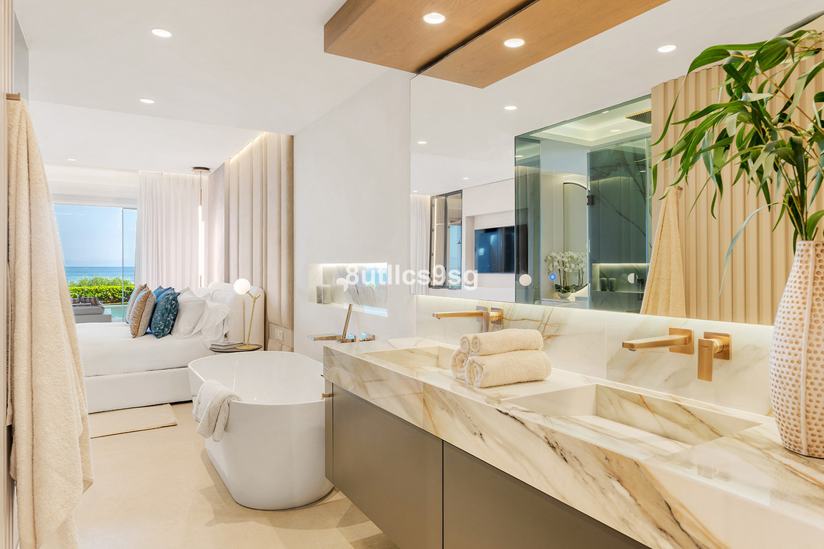 Se vende Apartamento Planta Baja de 4 dormitorios en Costa Del Sol, Málaga, España